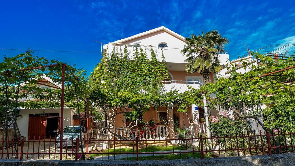 Apartments Mate Турань Экстерьер фото