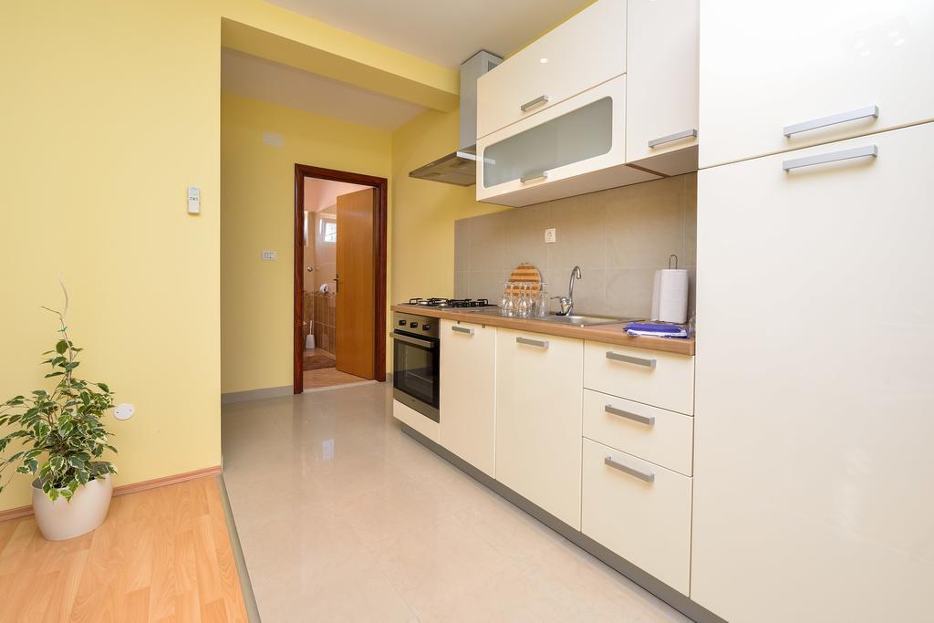 Apartments Mate Турань Экстерьер фото