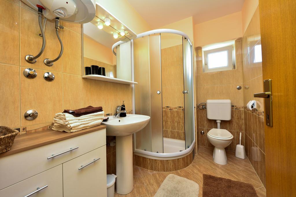 Apartments Mate Турань Экстерьер фото